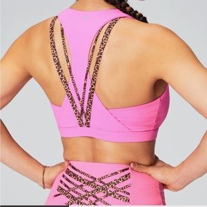 NWT Fabletics Kessler medium impact sports bra